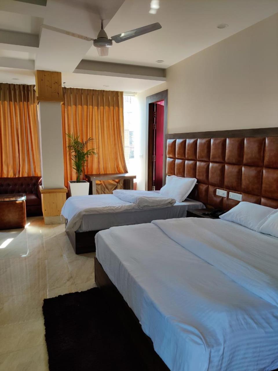 Hotel Maira Dehradun Extérieur photo