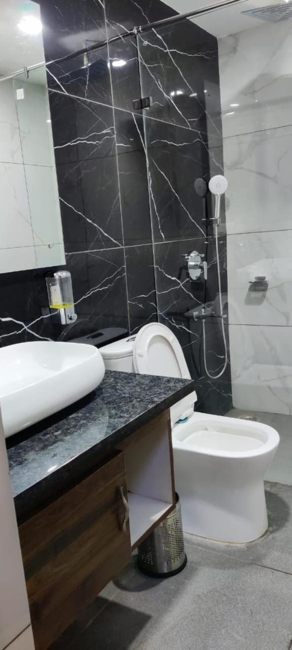 Hotel Maira Dehradun Extérieur photo
