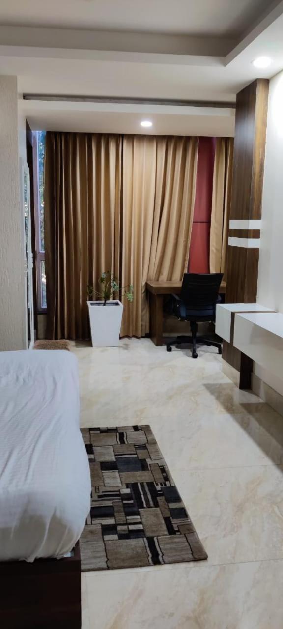 Hotel Maira Dehradun Extérieur photo