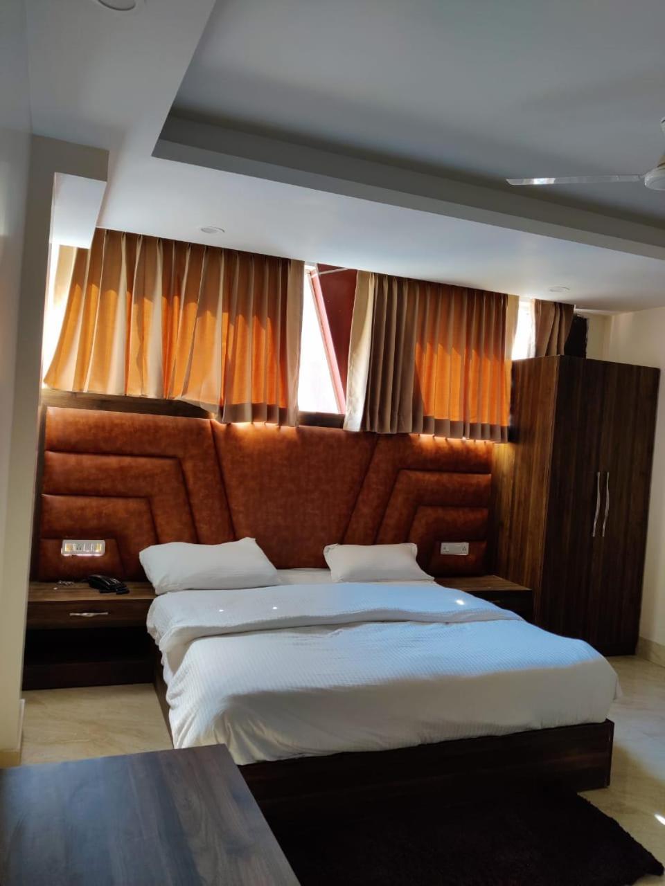 Hotel Maira Dehradun Extérieur photo