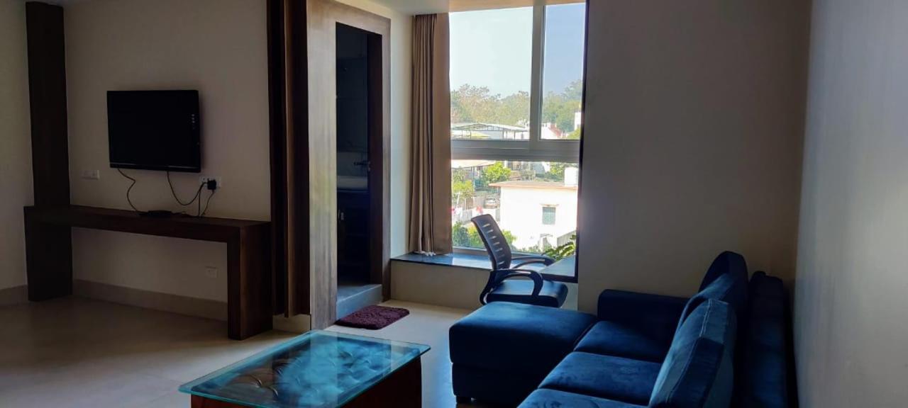 Hotel Maira Dehradun Extérieur photo